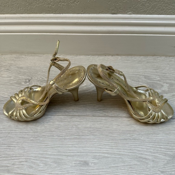 BCBG Paris open toe high heels size 6 - Picture 7 of 16